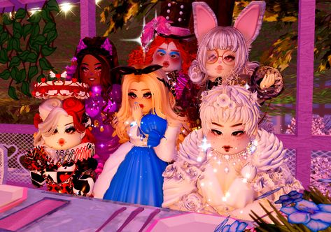 Royale High Outift cosplay idea alice in the wonderland Re-post only with credits <3 #rh #royalehigh Alice In Wonderland Royale High, Rh Cosplay, Alice In Wonderland Cosplay, Wonderland Cosplay, Fariy Tale, Rabbit Alice In Wonderland, Alice In The Wonderland, White Rabbit Alice In Wonderland, Rh Outfits