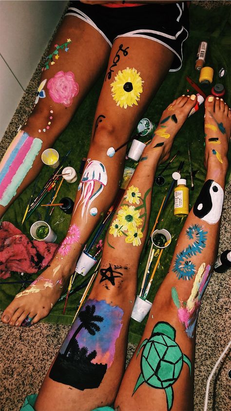 pinterest: emmaeelisabeth Leg Painting, Leg Art, Back Painting, Summer Fun List, Arte Fantasy, Chalk Art, Pics Art, Summer Crafts, Art Paint