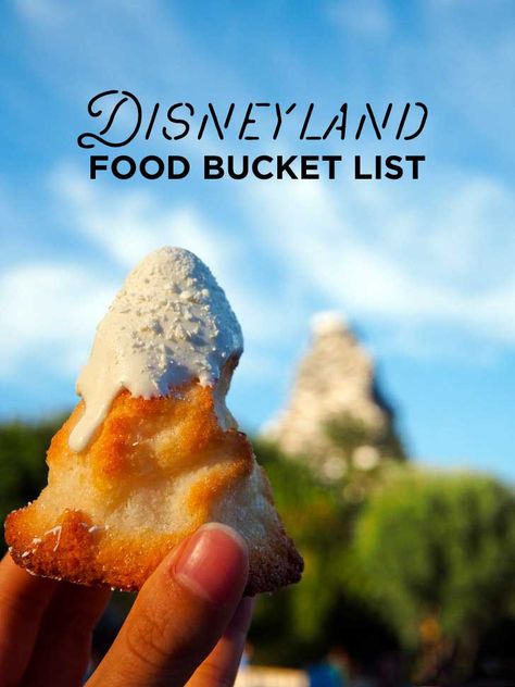 39 Best Foods You Need to Try at Disneyland // localadventurer.com Best Disneyland Food, Disney Bucket List, Chorizo And Eggs, Disneyland Food, Disneyland Tips, Disneyland Vacation, Disney Snacks, Rum Punch, La Food