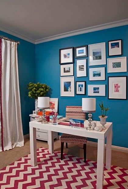 https://flic.kr/p/ascpca | Bright teal office + zigzag rug: Benjamin Moore 'Electric Blue' | Walls are painted Electric Blue by Benjamin Moore.  Photo from High Gloss magazine: <a href="http://highglossmagazine.com/read-issue3" rel="nofollow">highglossmagazine.com/read-issue3</a> Blue Home Offices, Traditional Home Office, Home Office Colors, Home Office Inspiration, House Of Turquoise, Office Colors, Home Office Space, Office Inspiration, Blue Walls