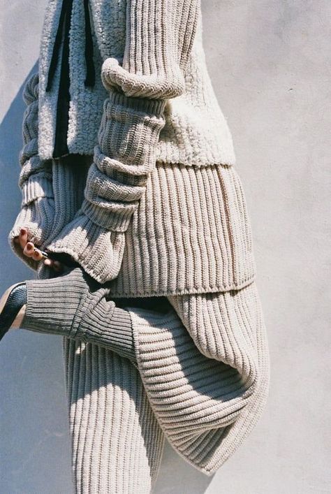 Rib Fashion, Knitwear Inspiration, Winter Knitwear, Wool Quilts, Knitwear Fashion, Neutral Fashion, Outfit Inspo Fall, Knit Outfit, Knit Set