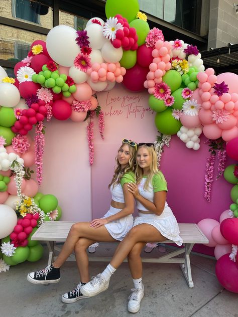 Sorority Decor, Recruitment Decorations, Sorority Decorations, Sorority Themes, Dorm Food, Recruitment Themes, Recruitment Ideas, Big Lil, Bid Day Themes