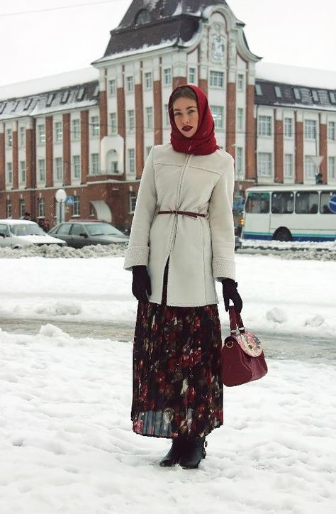 Russian Fashion Modern Street, Modest Snow Outfits, Slavic Fashion Modern, Siberian Fashion, Russian Street Style, Russian Outfits, Russian Outfit, Slavic Clothing, Russian Clothing