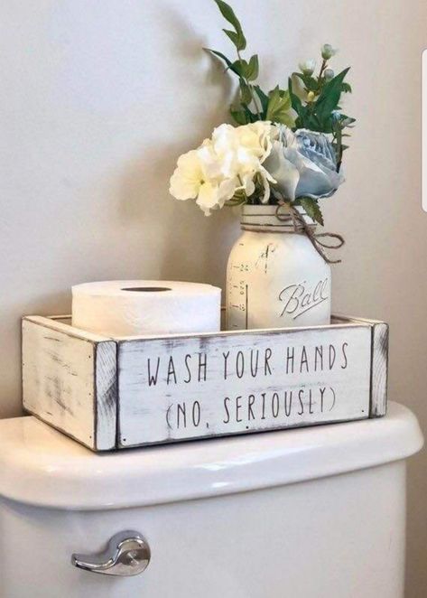 Wood Toilet Paper Holder, Bathroom Storage Boxes, Koti Diy, Diy Bathroom Storage, Cottage Shabby Chic, Restroom Decor, Decor Baie, Diy Bathroom Decor, Farmhouse Bathroom Decor