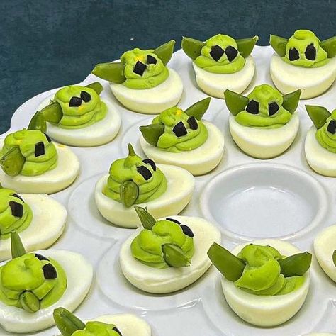 Food: More Than Just To Eat on Instagram: "Ready to bring the most popular platter at the party?  Classic deviled eggs are transformed into an icon with small pieces of black olive and sugar snap pea corners 🤩  Perfect for work get togethers, birthdays, Christmas Day, Thursday…  May the Fourth Be With You 🌌 🧔⚔️ . . . #foodstylist #foodphotography #photography #diabetic #homemade  #keto #foodart #grainfree #glutenfree #starwars #yoda #grogu #babyyoda  #deviledegg #peas #maythefourthbewithyou #maythe4thbewithyou #starwarsday" Baby Yoda Food Idea, Star Wars Cheese Ball, Star Wars Themed Foods, Star Wars Rice Krispies Treats, Star Wars First Birthday Party Ideas, Star Wars Birthday Food, Star Wars Inspired Food, Star Wars Day Food, Star Wars First Birthday Party