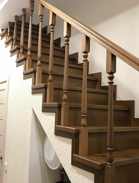 Wooden Balustrade Design, Wooden Railings For Stairs, Wooden Staircase Railing, Reling Design, Wooden Staircase Design, Staircase Interior Design, Staircase Design Modern, Modern Stair Railing, Stairs Design Interior