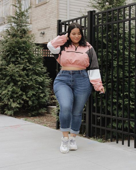 Denise Mercedes 🇩🇴 on Instagram: “Love this jacket from @fashionnovacurve 😍 fashionnovapartner” Chubby Outfit Ideas, Chubby Girl Outfits, How To Have Style, Outfits Gorditas, Flattering Outfits, Chubby Fashion, Look Plus Size, Curvy Girl Outfits, Curvy Girl Fashion