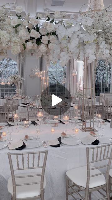 Loza Events, Stage Platform, Floral Wedding Decorations, Winter Weddings, Pretty Decor, Stage Decorations, Wedding Stage, Wedding Videos, Floral Decor