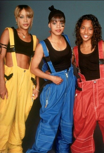 What To Wear To A '90s Party - '90s Women Fashion World Outfits 90s Hip Hop, Tlc Outfits 90s, 90’s Theme Party Outfit, Tlc Outfits, 90s Outfits Party, 90s Theme Party Outfit, 90s Party Outfit, 90s Fashion Outfits Hip Hop, 90’s Outfits