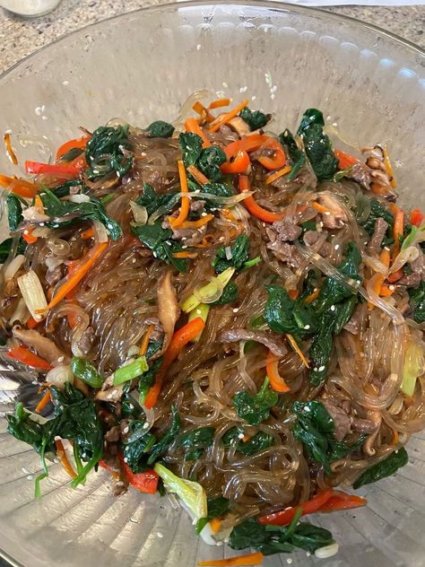 Korean Food and Recipes | My first time making Japchae Japchae Recipe Korean, Japchae Recipe, Recipe Korean, Korean Recipes, Food And Recipes, Korean Food, Japchae, Food To Make, Youtube Videos