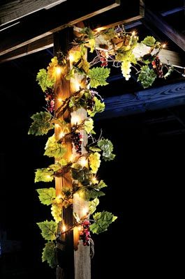 Vineyard Decor, Wine Theme Kitchen, Grapevine Garland, Grape Vineyard, Grape Decor, Carnival Decorations, Wine Stand, Wine Kitchen, Wine Decor