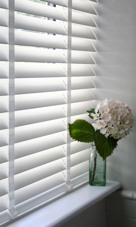 Our Deluxe Puritan Wooden blind certainly gives a room a lovely finish. Add tape to create impact. Venetian Blinds Living Room, Window Blinds Wood, Venetian Blinds White, Blinds For Large Windows, White Roller Blinds, White Blinds, Horizontal Blinds, Bedroom Blinds, Blinds Design