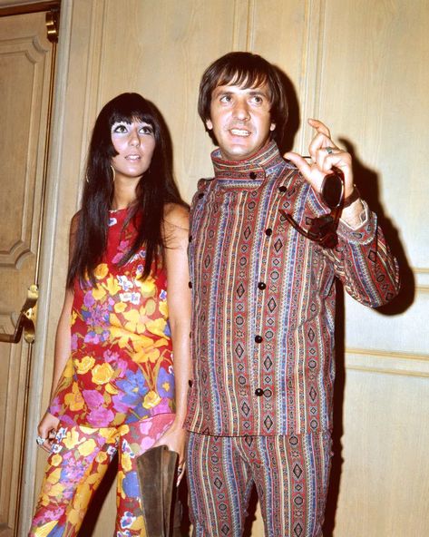 This Japanese Haircut is a New Gen Z Favorite - Hime Cut TikTok '70s Cher 70s Outfit, Cher 70s Fashion, Red Halter Jumpsuit, Cher 70s, Cher Looks, Sonny And Cher, Japanese Haircut, Cher And Sonny, Sonny Cher