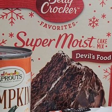 Pumpkin Cake Mix Muffins, Chocolate Box Cake, Chocolate Pumpkin Muffins, Chocolate Pumpkin Cake, Can Pumpkin, Double Chocolate Cake, Devils Food Cake Mix Recipe, Pumpkin Loaf, Devils Food