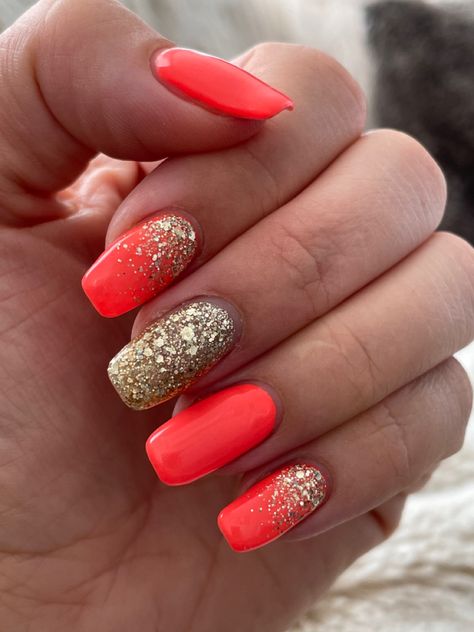 Neon Orange Nails With Glitter, Bright Coral Nails With Glitter, Neon Sparkle Nails, Red Coral Nails, Orange Sparkle Nails, Neon Orange Nail Ideas, Coral Nails With Glitter, Coral And Gold Nails, Nails Beach Design