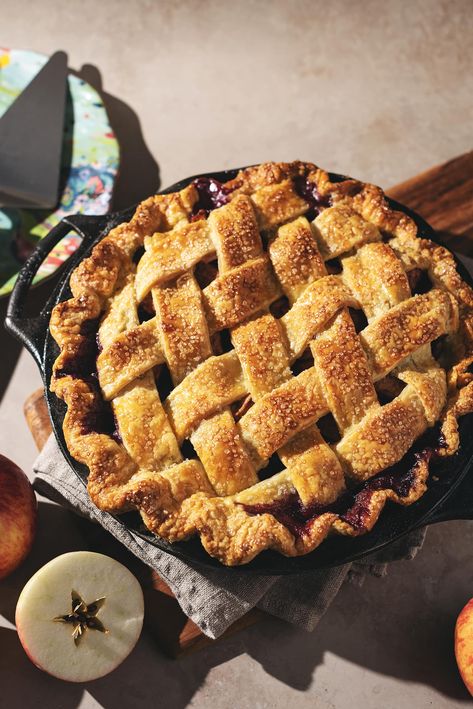 Blueberry apple pie made with a super crispy and flaky crust. It’s filled with a perfect combination of juicy, tart apples and blueberries. #applepie #pie #fallbaking | teakandthyme.com Blueberry Apple Pie, Apple Blueberry Pie, Apple Blueberry, Chai Recipe, Apple Varieties, Flaky Pie Crust, Fruit Filling, Flaky Crust, Blueberry Pie