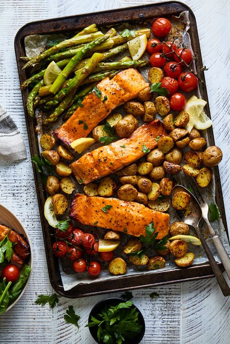 Sheetpan Salmon and Potatoes With Veggies | Olive & Mango Salmon Potatoes, Side Dishes For Salmon, Prep Food, Recipes Fish, Plats Healthy, Meal Inspiration, Quick Dinners, Dinner Meal, Pan Dinners