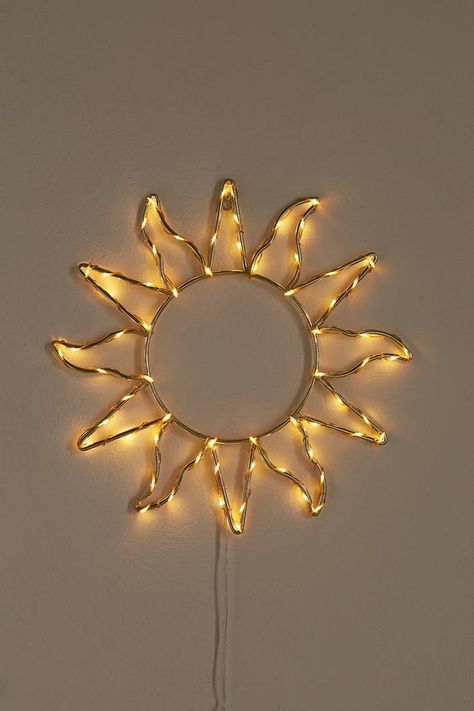 How to make DIY wire lights wall decorations | My desired home Yellow Room Decor, Sunflower Room, Celestial Sun, Yellow Room, Yellow Bedroom, Room Deco, Teenage Bedroom, Light Sculpture, Sun Light