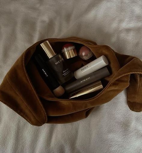 Koi Berrigan ⚡️ (@koiiberri) • Instagram photos and videos Beauty Product Aesthetic, Merit Beauty Aesthetic, Merit Makeup Bag, Merit Aesthetic, Merit Makeup, 2025 Wishlist, Merit Beauty, Makeup Bag Essentials, Minimalist Makeup