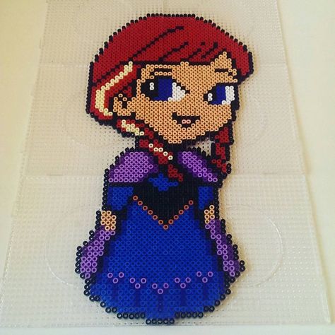 Frozen Cross Stitch, Hama Beads Disney, Hama Disney, Hama Art, Disney Frozen Anna, Hama Beads Design, Perler Bead Templates, Diy Perler Bead Crafts, Motifs Perler