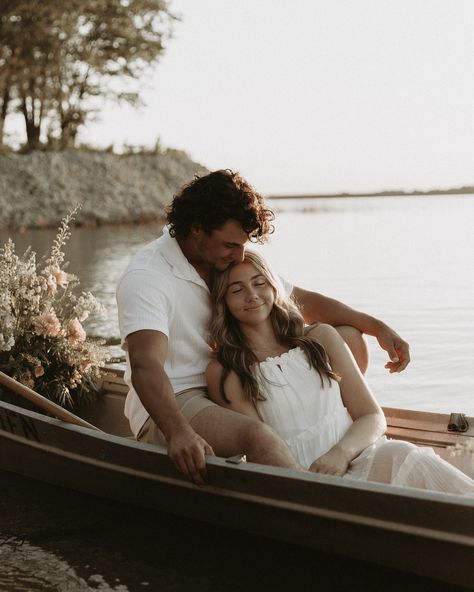 “You are & always have been, my dream.” - The Notebook Something about these photos brings me back to The Notebook✨ Thanks for letting me tag along, @photographybyavilynn ! #lakesession #coupleslakesession #dreamylakesession #couplesboat #champagneboat #thenotebook #couplesstorytellingphotographer The Notebook Photoshoot Photo Ideas, Notebook Themed Engagement Photos, Notebook Inspired Engagement Photos, The Notebook Photoshoot, The Notebook Engagement Photos, Notebook Photoshoot, 2024 Photoshoot, Boat Photoshoot, Themed Engagement Photos