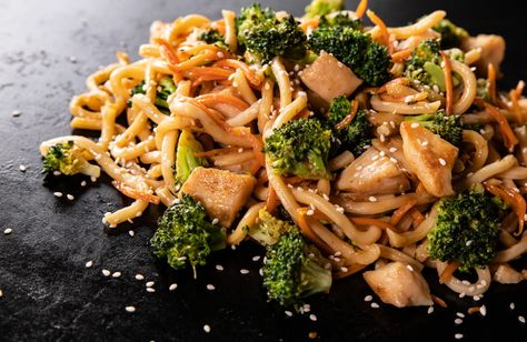 Chicken Stir Fry Noodles, Chicken Thigh Stir Fry, Chicken Stir Fry With Noodles, Hibachi Chicken, Fry Noodles, Broccoli Stems, Stir Fry Recipes Chicken, Chow Mein Noodles, Griddle Recipes