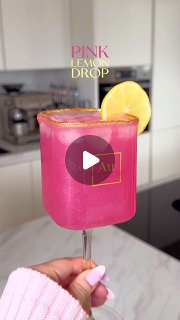 Doll 10 Beauty on Instagram: "PINK LEMON DROP 💗🍸🍋 A Dolls drink of the summer! 😍🙌   Comment a “🍸” if you would recreate this drink for the Holiday weekend! ⬇️   🎥 by: @liv.yah   #pinkcocktail #cocktailrecipe #lemondrop #summerdrink #summerdrinkrecipe #pinklemondrop #martinirecipe" Pink Lemon Drop Martini, Pink Lemon Drop, Lemon Drop Drink, Lemon Drop Recipe, Frozen Lemon, Lemon Drop Martini, Summer Drink Recipes, Pink Cocktails, Martini Recipes