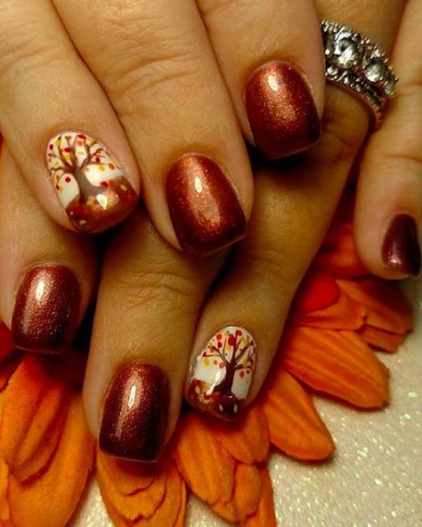 21 Autumn Nail Art Ideas That Will Make You Forget About the Beach Fall Gel Nails Designs Autumn, Forralt Bor, Beach Nail Designs, Nail Art Halloween, Thanksgiving Nail Designs, Thanksgiving Nail Art, Nagellack Trends, Fingernail Designs, Fall Nail Art Designs