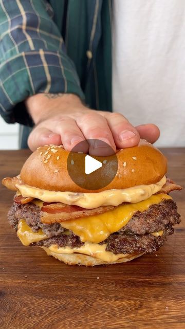 Baconnaise Recipe, Bacon Mayo, How To Make Burgers, Brazilian Dishes, Making Content, Mayo Recipe, Many Followers, 1000 Likes, Bacon Burger