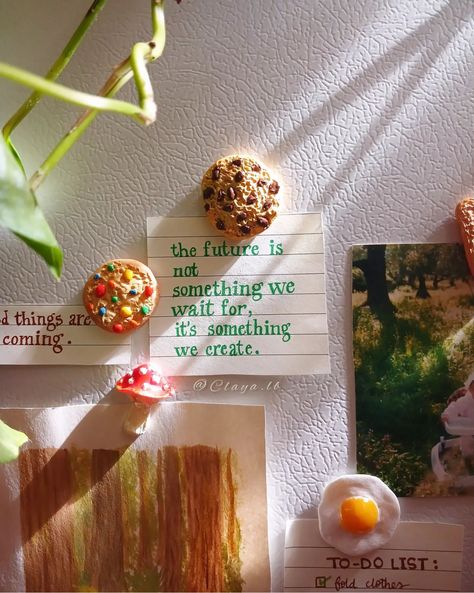 Filled my fridge with paintings, old photos,quotes,and daily reminders. And what better way to make them look beautiful than clay fridge magnets?! I love these photos and how the sun is hitting the magnets directly😍 All the paintings here i painted last year which i am so proud of. Which magnet is your fav? And what magnet would you like to see next? 💚dm me to order and customize 🇱🇧in lebanon and shipping worldwide #fridgemagnets #clayart #fridge #magnet #handmadefridgemagnets #claymagne... Magnetic Board Ideas, Cute Fridge Magnets Diy, Polymer Clay Magnets Diy, Fridge Decoration Ideas, Clay Fridge Magnets Diy, Fridge Magnets Diy, Diy Fridge Magnets, Clay Fridge Magnets, Paintings Old