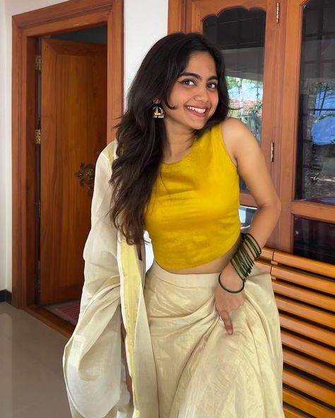 Kerala Skirt And Top Designs, Onam Dress Ideas, Onam Outfits Ideas, Onam Dress, Onam Outfits, Fashion Terminology, Celebrity Inspired Outfits, Saree Blouse Styles, Set Saree