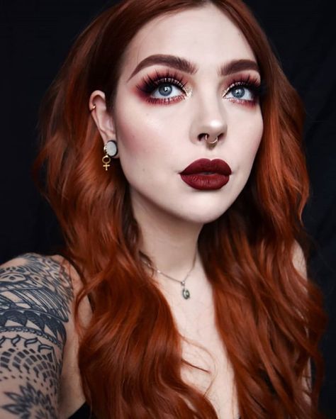 Lilith Red Hair, Goth Makeup For Redheads, Goth Auburn Hair, Ginger Goth Makeup, Ginger Goth Aesthetic, Edgy Copper Hair, Goth Ginger Hair, Red Hair Brown Eyes Makeup, Red Hair Halloween Makeup