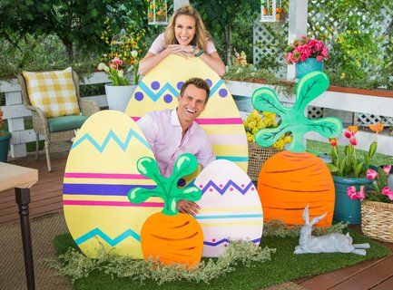 Large Easter Egg Decor, Outside Easter Decorations, Easter Outdoor Decorations, Outdoor Easter Decor, Easter Yard Art, Easter Yard Decorations, Easter Outdoor, Easter Backdrops, Easter Wood Crafts