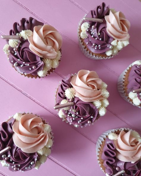 Elegant Cupcake Designs, Classy Cupcakes, Cupcake Icing Designs, Designer Cupcakes, Cupcake Decorating Techniques, Cupcake Piping, Elegant Cupcakes, Swirl Cupcakes, Cupcake Decorating Tips