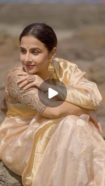 Jewellery Styling, Saree Backless, Indian Natural Beauty, Actress Without Makeup, Vidya Balan, Celebrity Jewelry, Elements Of Nature, 5th Anniversary, March 7