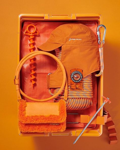 JACQUEMUS on Instagram: “« LA MONTAGNE » Preview #3 I’m so happy to announce that we will show our next collection on the 30th of June 2021. We cannot wait to…” Photography Journal, Artist Project, Creative Bag, Summer Campaign, Composition Photography, Orange Aesthetic, Fringe Bags, Kendall Jenner Style, Sport Bag