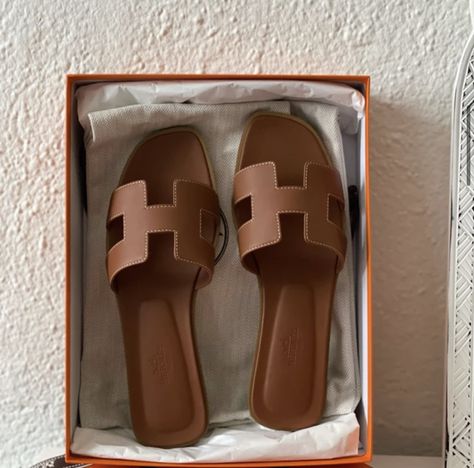 Hermes oran sandal in gold color Hermes Sandles, Hermes Oran Sandals Outfit, Hermes Slides, 2023 Moodboard, Hermes Oran Sandals, Summer Fashions, Sandals Outfit, Hermes Oran, Aesthetic Shoes