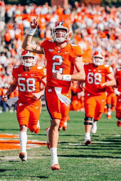 Cade Klubnik takes the field at Memorial Stadium. Clemson Wallpaper, Clemson Tigers Football, Clemson Football, Tiger Football, Clemson Tigers, Football Wallpaper, Buy Tickets, The Field, College Football