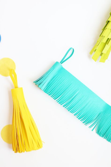 How To Make Paper Tassels, Paper Tassels Diy, Tassels Diy Tutorials, Diy Unicorn Party, 3d Paper Star, Paper Tassels, Dance Theme, Tassels Tutorials, Tassel Wall Hang