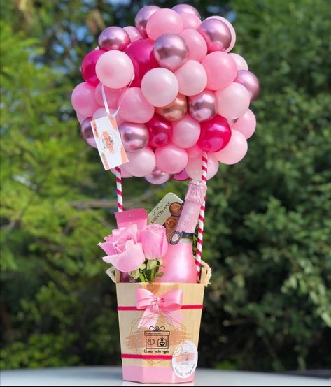 Diy Mother's Day Gift Basket, Balloon Bouquet Diy, Mothers Day Balloons, Valentines Balloons, 2024 Ideas, Blonde Hair Color Ideas, Flower Box Gift, Diy Balloon Decorations, Highlights Hair