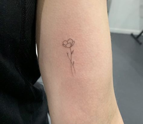 Posie Flowers Tattoo, Poppy Tattoo Ankle, Tiny Poppy Tattoo, Dainty Poppy Tattoo, Simple Poppy Tattoo, Tattoo Pols, California Poppy Tattoo, Violet Tattoo, Poppy Flower Tattoo