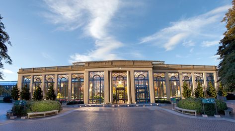 Modern Ballroom Wedding, Glass Green House, Marriage Hall, Event Venue Spaces, Commercial Design Exterior, Chateau Style, Modern Wedding Venue, Colonial Exterior, Library Architecture