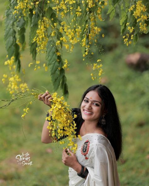 Ugadi Photoshoot For Women, Vishu Photoshoot Women, Ugadi Photoshoot, Vishu Photoshoot, Photoshoot For Women, Kerala Trip, Photoshoot Women, Cultural Dance, Friendship Images