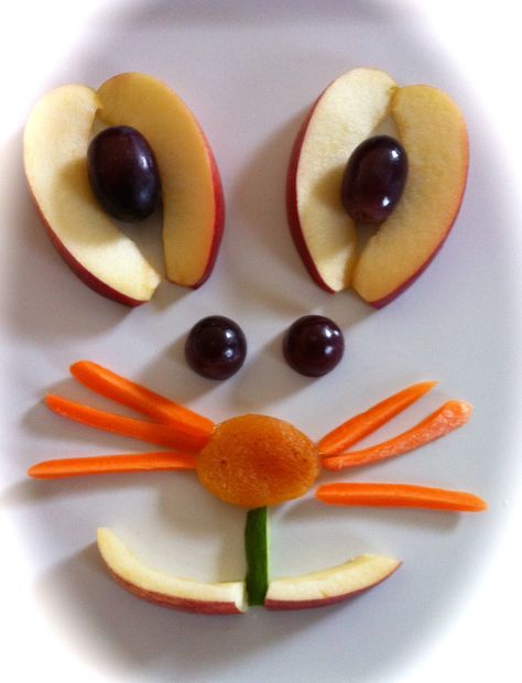 Bunny Face Snack Paleo Kids Lunch, Healthy Easter Treats, Twins Boys, Paleo Kids, Kids Snack Food, Healthy Easter, Easter Snacks, Spring Treats, Food Art For Kids