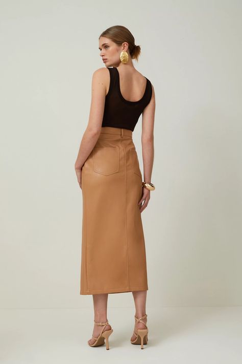 Camel Leather Pencil Skirt, Bodycon Skirt Midi, High Pencil Skirt, Mid Length Skirt Classy, Fall Pencil Skirts, Leather Pencil Skirt Midi, Midi Skirts Work, Pencil Skirt Heeled Boots, Semi Formal Skirts For Women