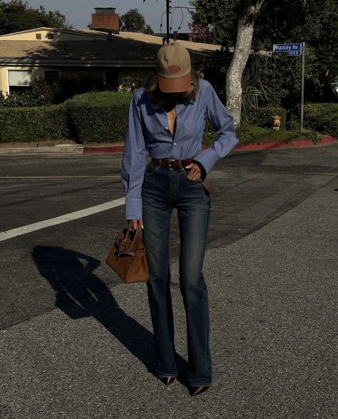 Elsa Hosk Outfits, Fall Denim Trends, Polo Shirt Outfits, Fashion Design Drawing, Jeans Outfit Fall, Fall Jeans, Fall Denim, Blouse Style, Elsa Hosk