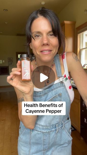 Benefits Of Cayenne Pepper, Cayenne Pepper Recipes, Cayenne Pepper Benefits, Lemon Benefits, Spice Cabinet, Fitness Ideas, Home Health Remedies, Healthy Oils, Cayenne Pepper