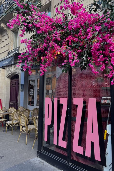 Restaurant in Paris #Paris #Pink #Flowers #Pizza #Restaurant #Food Mariah Carey House, Pink Pizza, Flower Wall Design, Pink Restaurant, Pizzeria Design, Restaurant In Paris, Pizza Shop, Paris Pink, Pizza Place