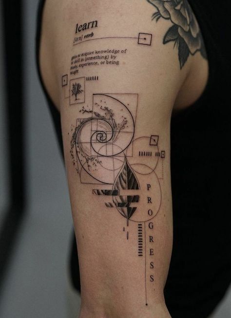 Geometric Shapes Tattoo, Tatouage Fibonacci, Geometric Tattoos For Men, Shapes Tattoo, Geometric Shape Tattoo, Geometric Tattoo Leg, Tato Geometris, Men's Tattoo, Tattoo Homme