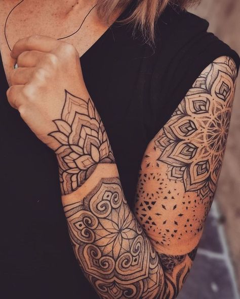 Lace Sleeve Tattoos, Tato Mandala, Tattoo Main, Mandala Tattoos For Women, Tatuaje Trash Polka, Lower Arm Tattoos, Mandala Tattoo Sleeve, Geometric Sleeve Tattoo, Feminine Tattoo Sleeves